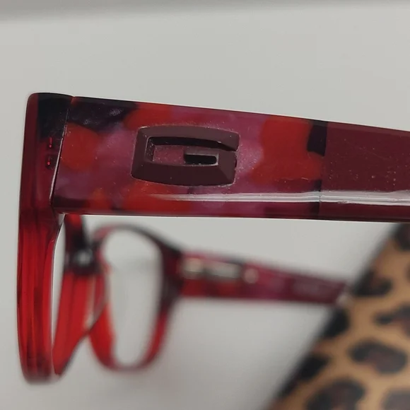 Guess frames and case - Picture 8 of 8